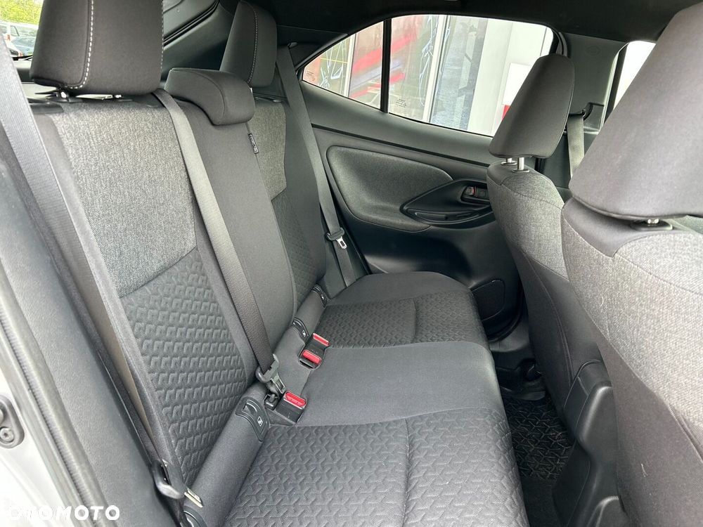 Toyota Yaris Cross Hybrid 1.5 Comfort - 17
