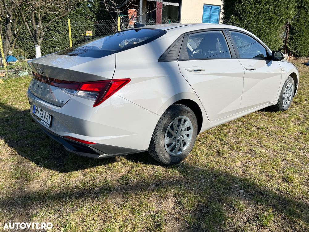 Hyundai Elantra 1.6 l 123 CP 6MT Classic - 3