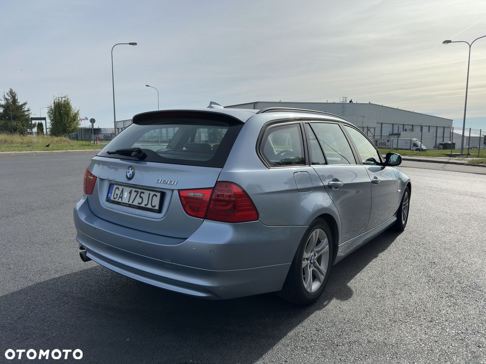 BMW Seria 3 320i Edition Sport - 5