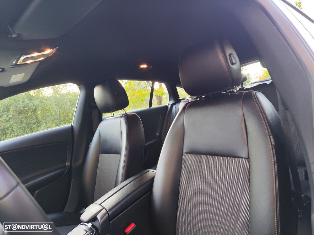 Mercedes-Benz CLA 180 - 21