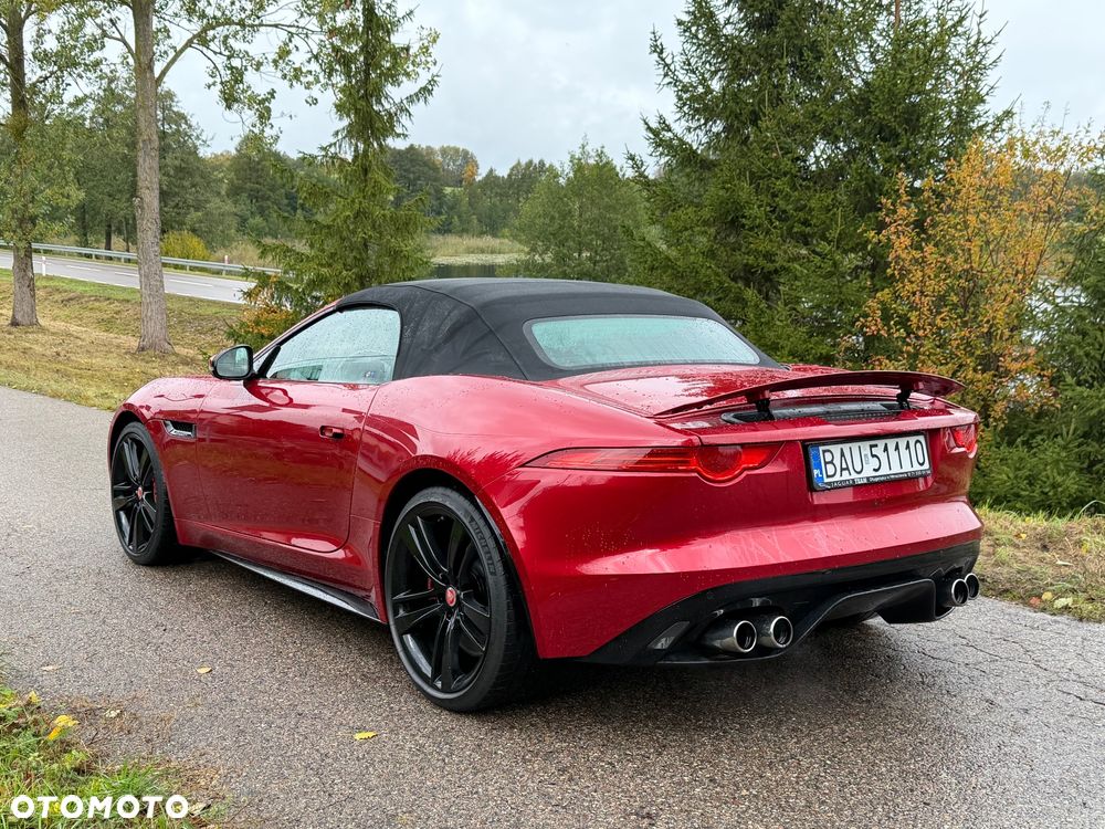 Jaguar F-Type R AWD - 11