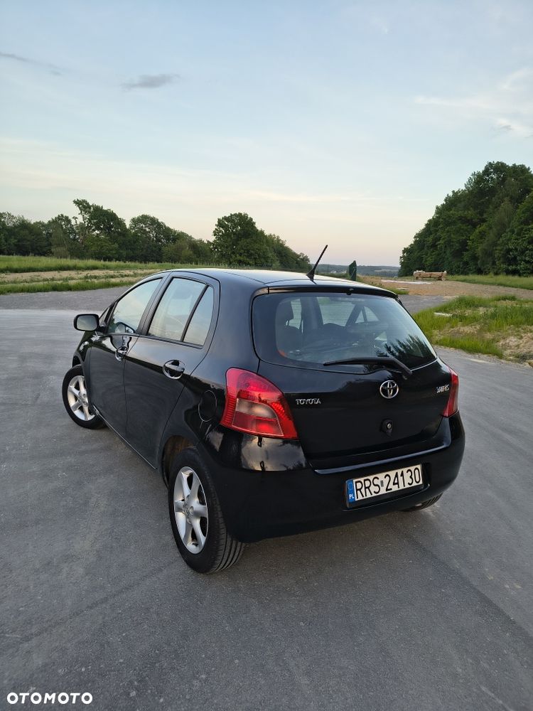 Toyota Yaris - 2