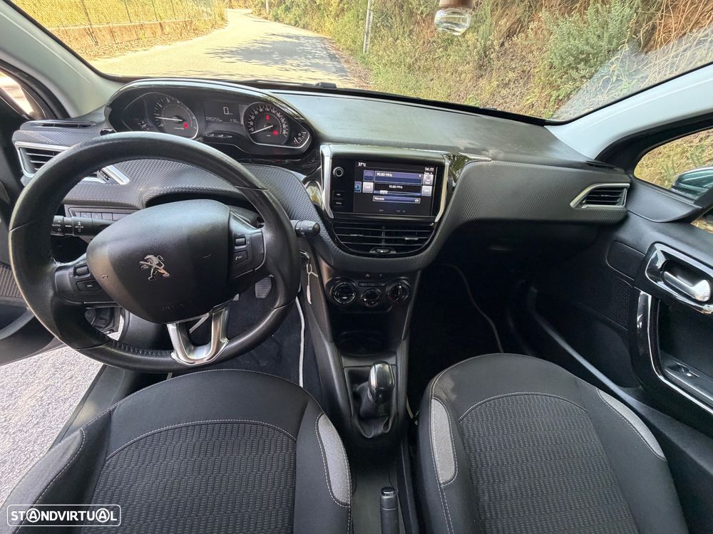Peugeot 208 1.2 PureTech Style - 28