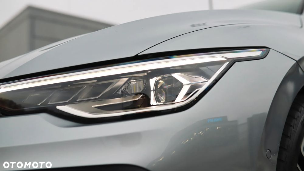 Volkswagen Golf - 10