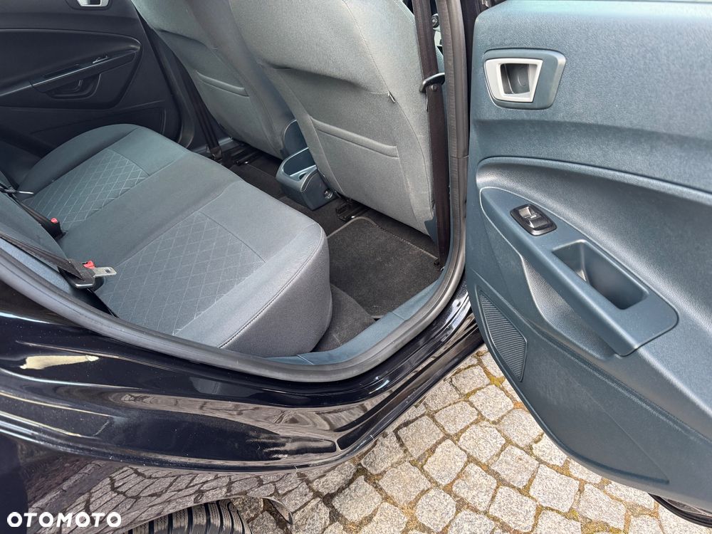 Ford Fiesta 1.25 Champions Edition - 27