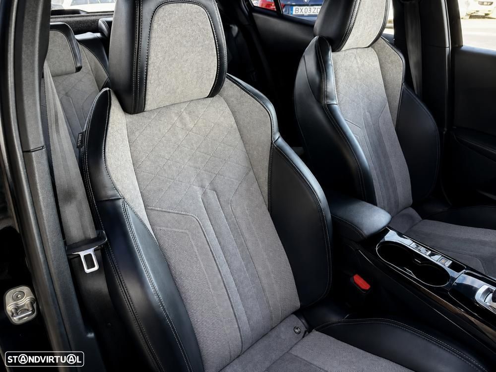 Peugeot e-2008 50 kWh GT Pack - 42
