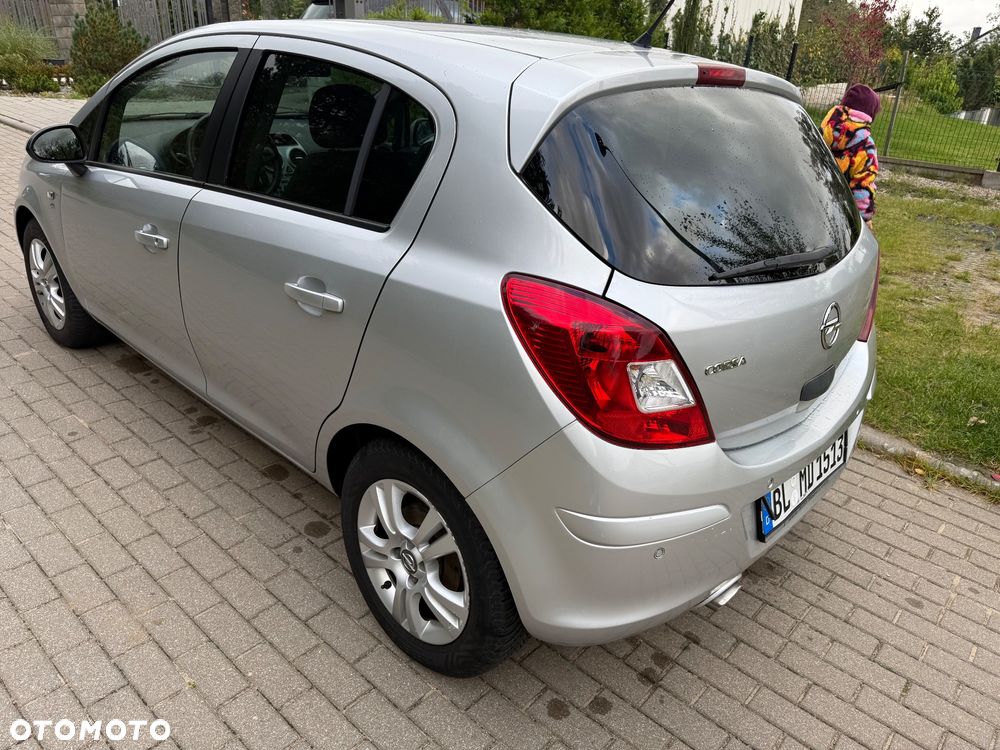 Opel Corsa 1.4 16V EcoFLEX Start-Stop 150 Jahre - 4