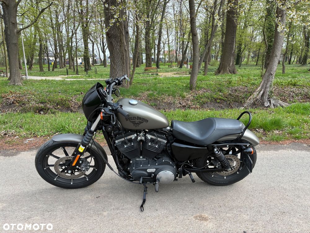 Harley-Davidson Sportster Iron 883 - 1