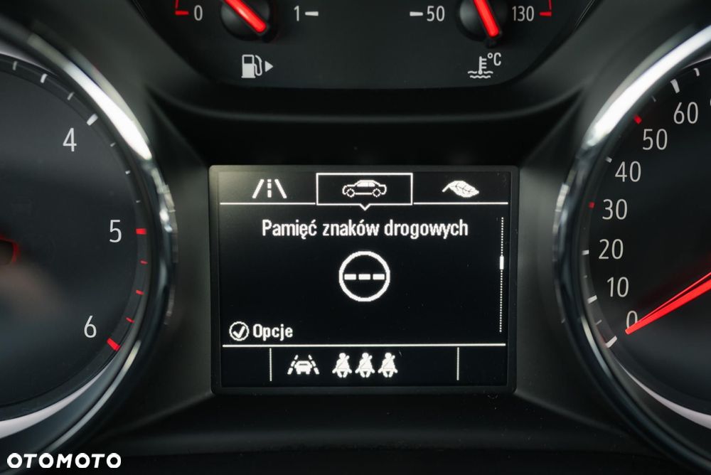 Opel Insignia - 29
