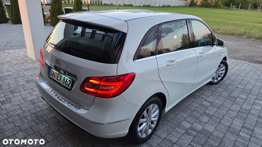 Mercedes-Benz Klasa B 180 (BlueEFFICIENCY) - 3