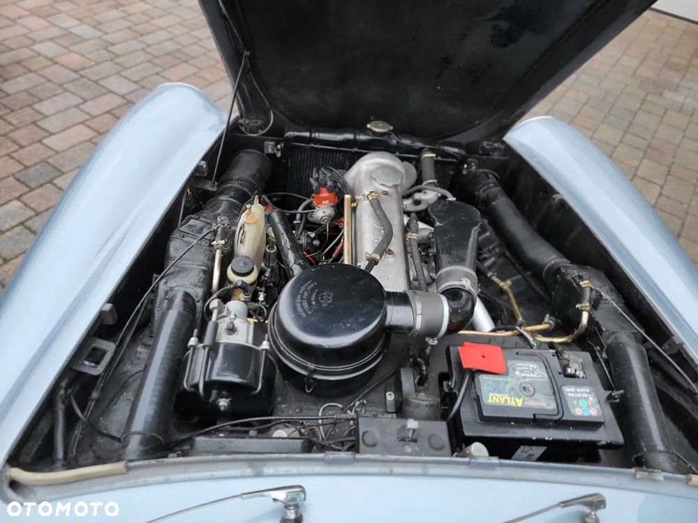 Mercedes-Benz SL - 12