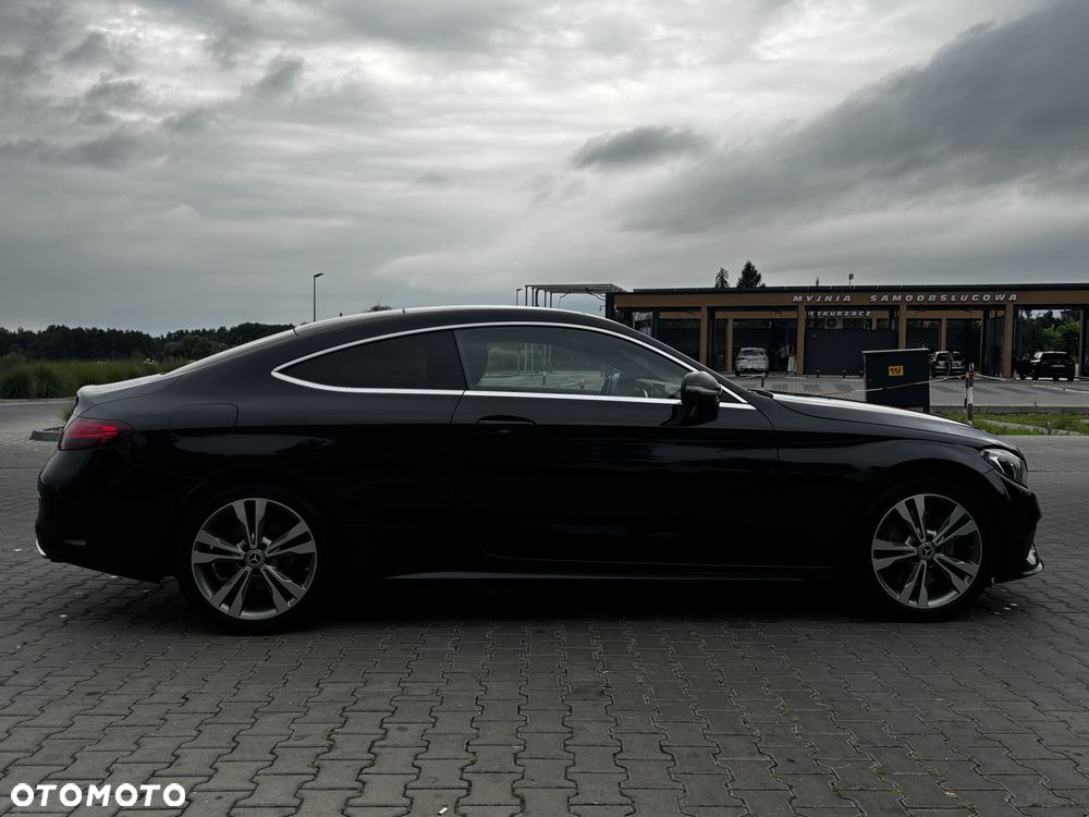 Mercedes-Benz Klasa C 300 7G-TRONIC Edition 1 - 11