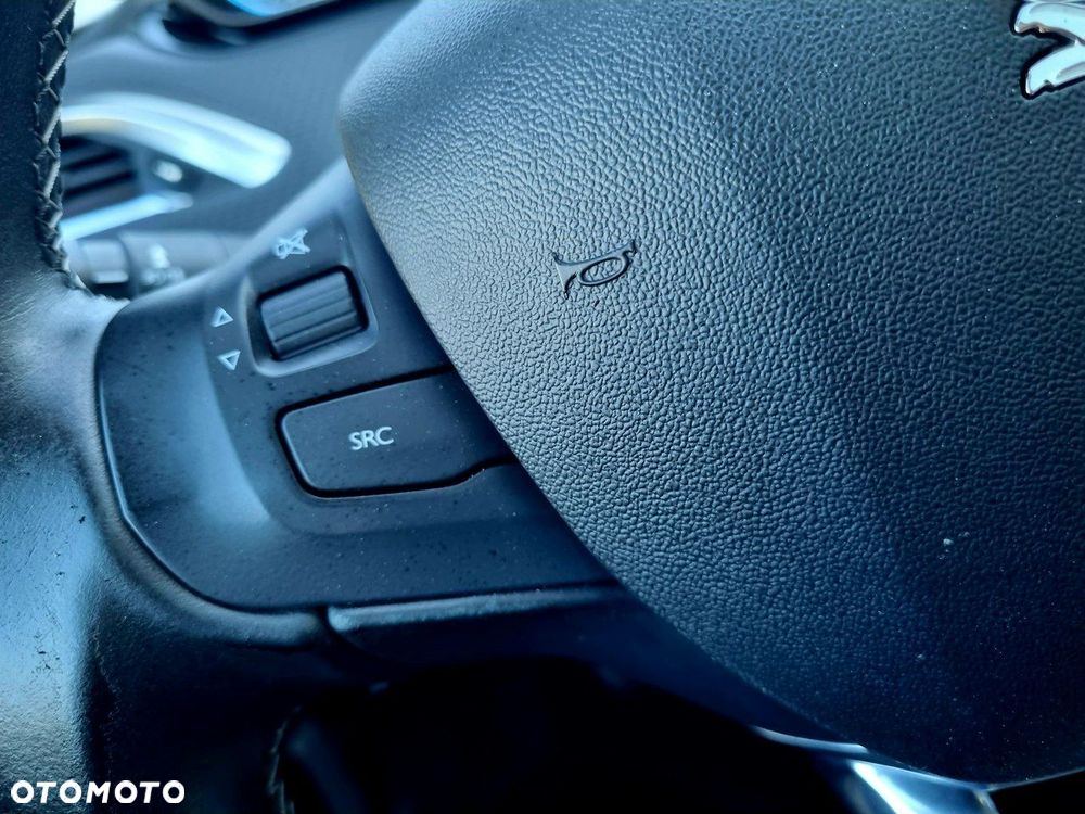 Peugeot 2008 1.5 BlueHDi Allure S&S - 16