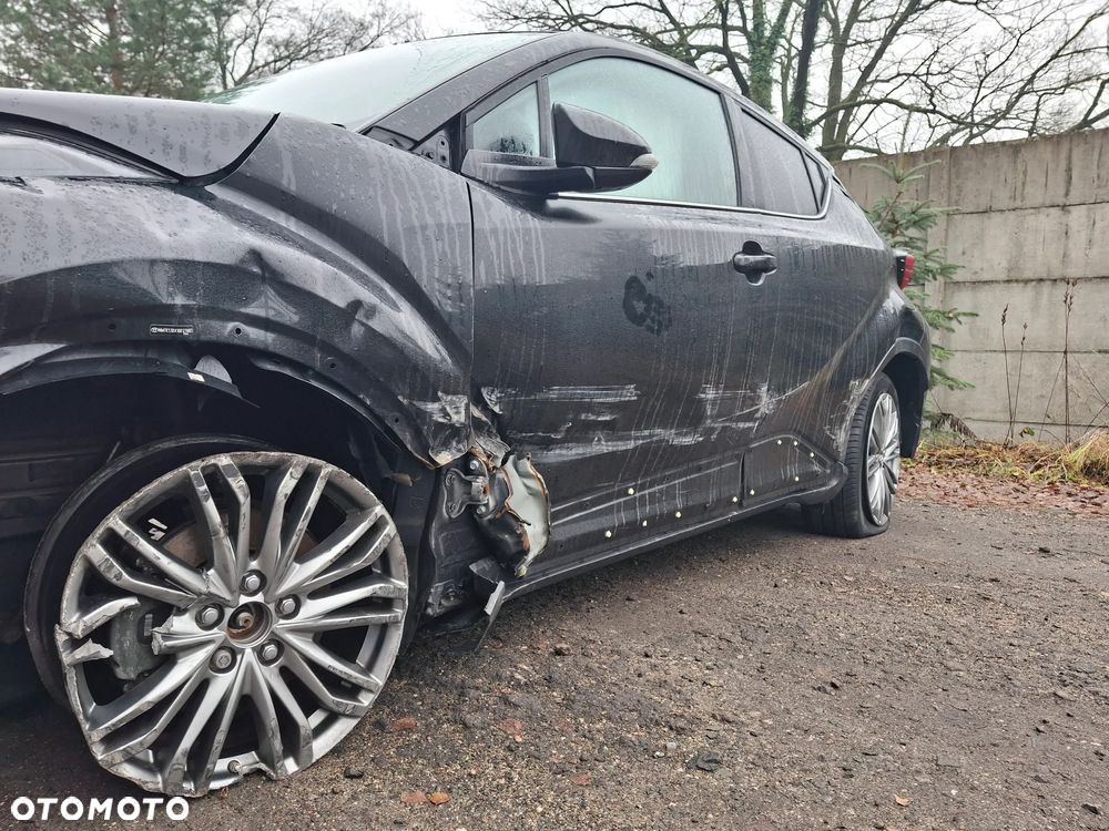 Toyota C-HR 2.0 PHEV Dynamic Force Executive Premiere Edition - 8