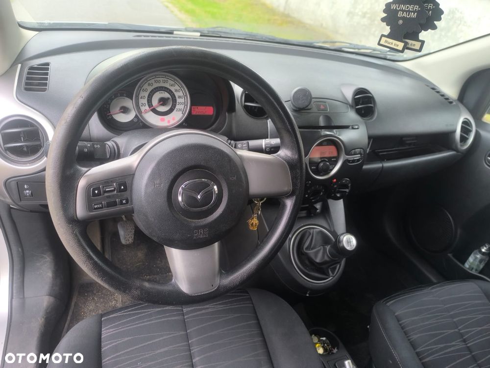 Mazda 2 - 6