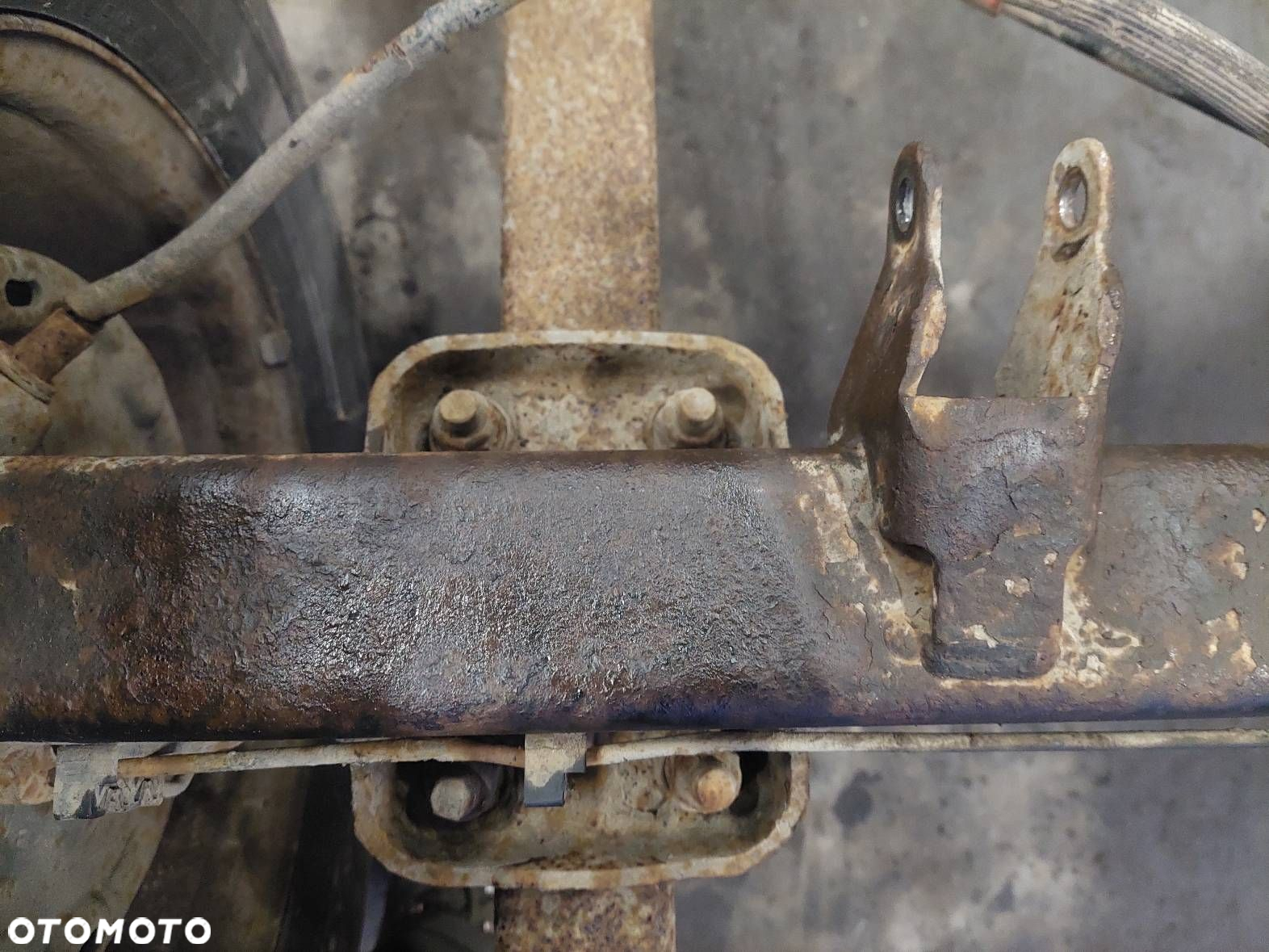 OŚ BELKA ZAWIESZENIA TYŁ + RESORY + KOŁA NA PRZYCZEPKĘ FORD TRANSIT V - 4