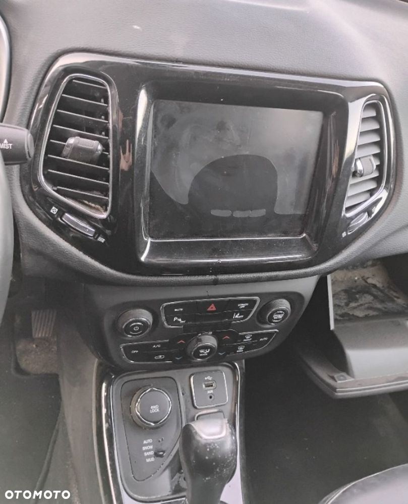 Jeep Compass - 13