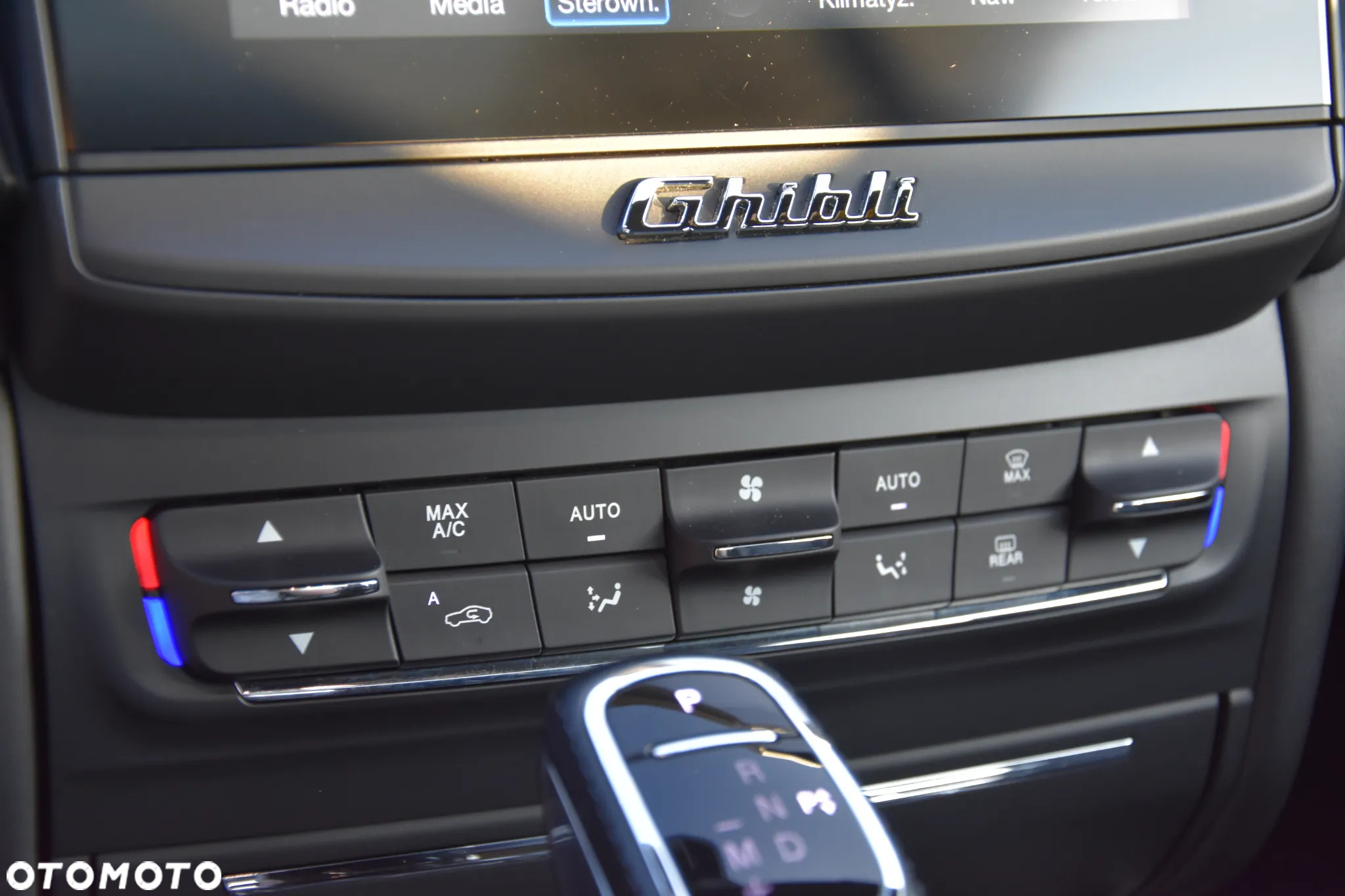 Maserati Ghibli S GranSport - 10