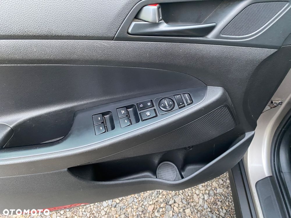 Hyundai Tucson blue 1.6 GDi 2WD Navi - 25