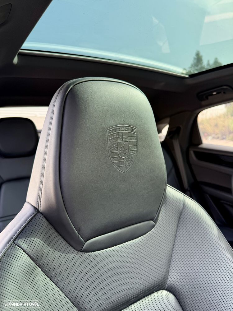 Porsche Cayenne Coupé E-Hybrid - 11