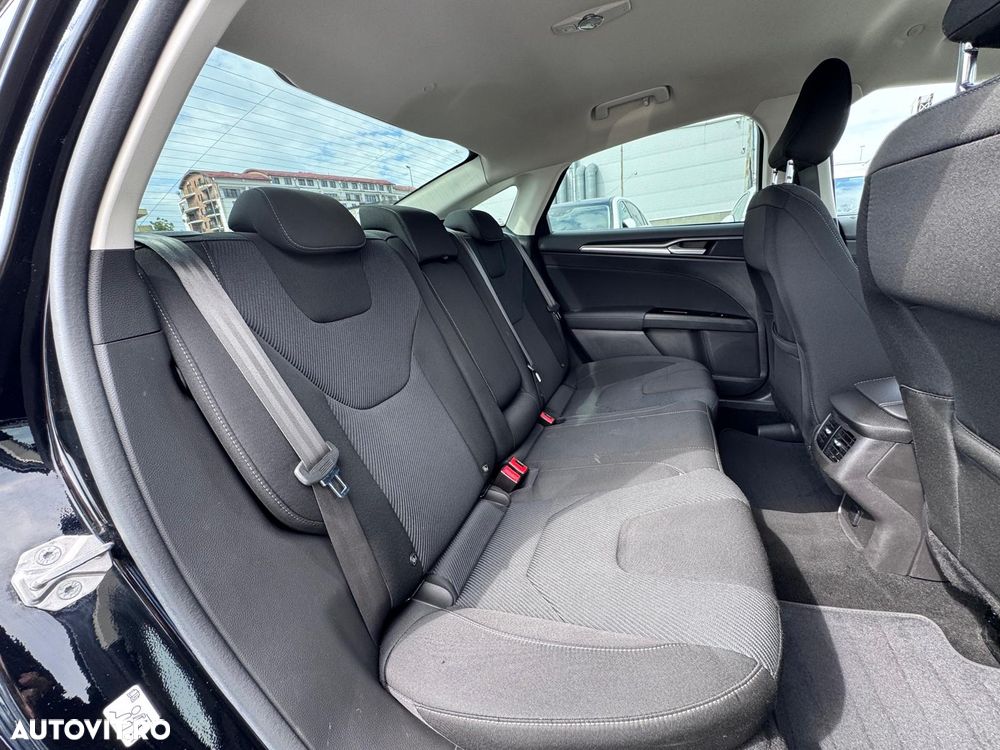 Ford Mondeo 2.0 HEV Trend - 12