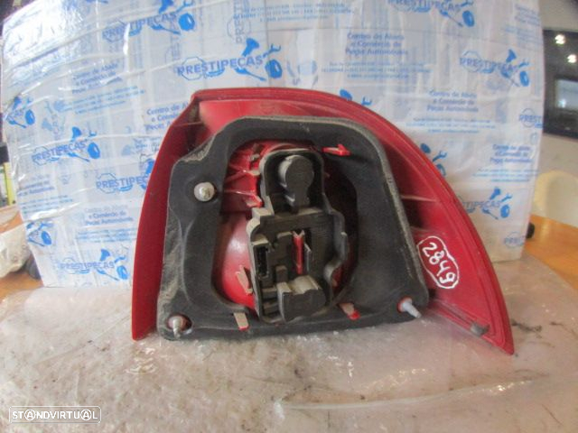 Farol Tras Stop2849 SAAB 95 2007 1.9 TID 150CV 4P PRETO ESQ - 2