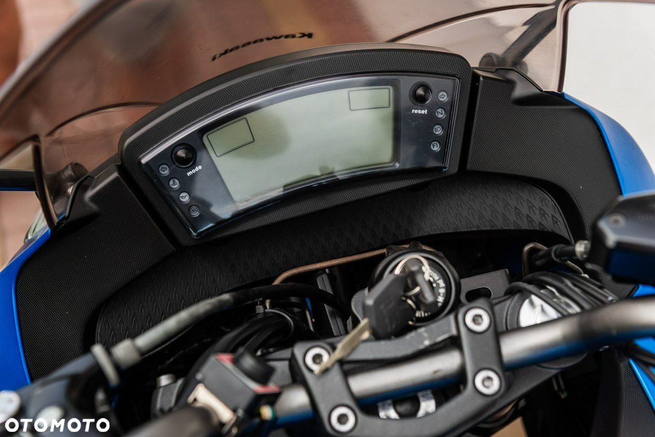 Kawasaki ER - 9