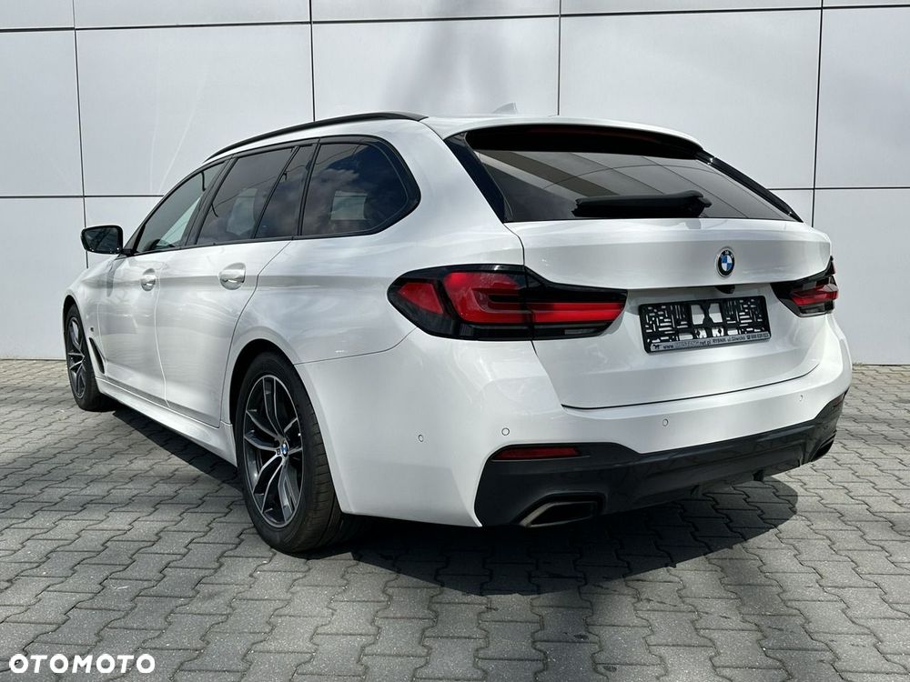 BMW Seria 5 520d xDrive mHEV M Sport sport - 10