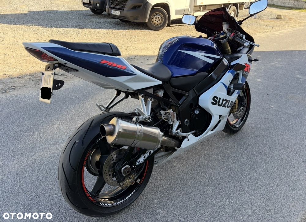 Suzuki GSX-R - 6