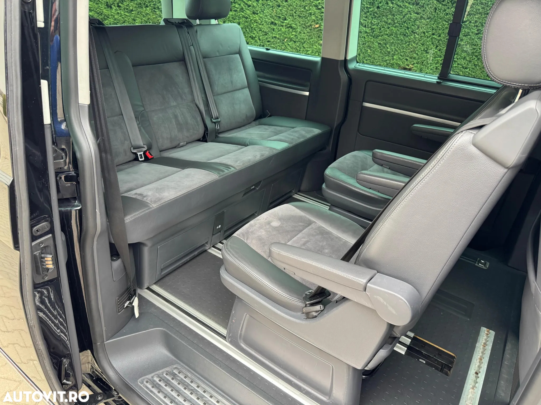 Volkswagen Multivan - 8