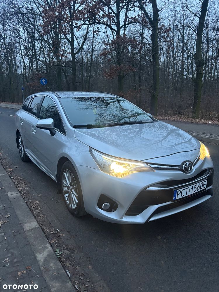 Toyota Avensis Touring Sports 1.8 Multidrive S Comfort - 30