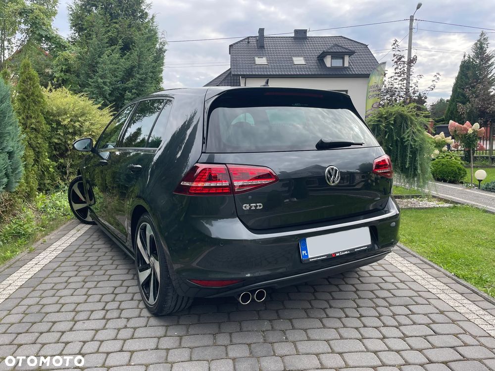 Volkswagen Golf - 3