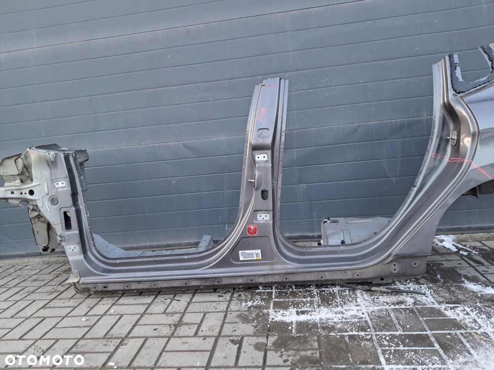 peugeot 2008 i próg lewy długi cały - 5