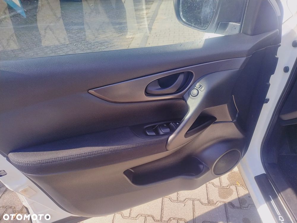 Nissan Qashqai 1.2 DIG-T N-Connecta - 10