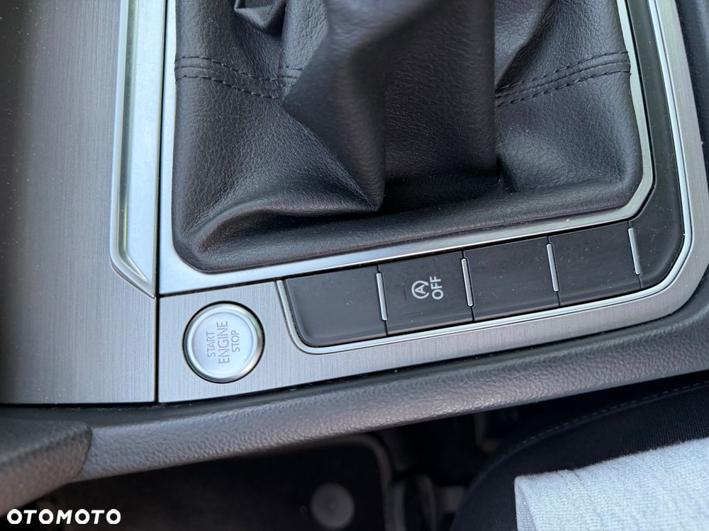 Volkswagen Passat - 9