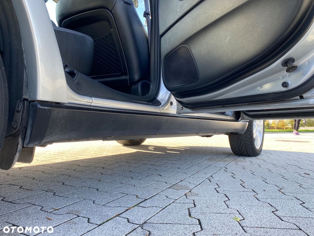 Subaru Legacy Kombi 3.0 H6 NAV - 16