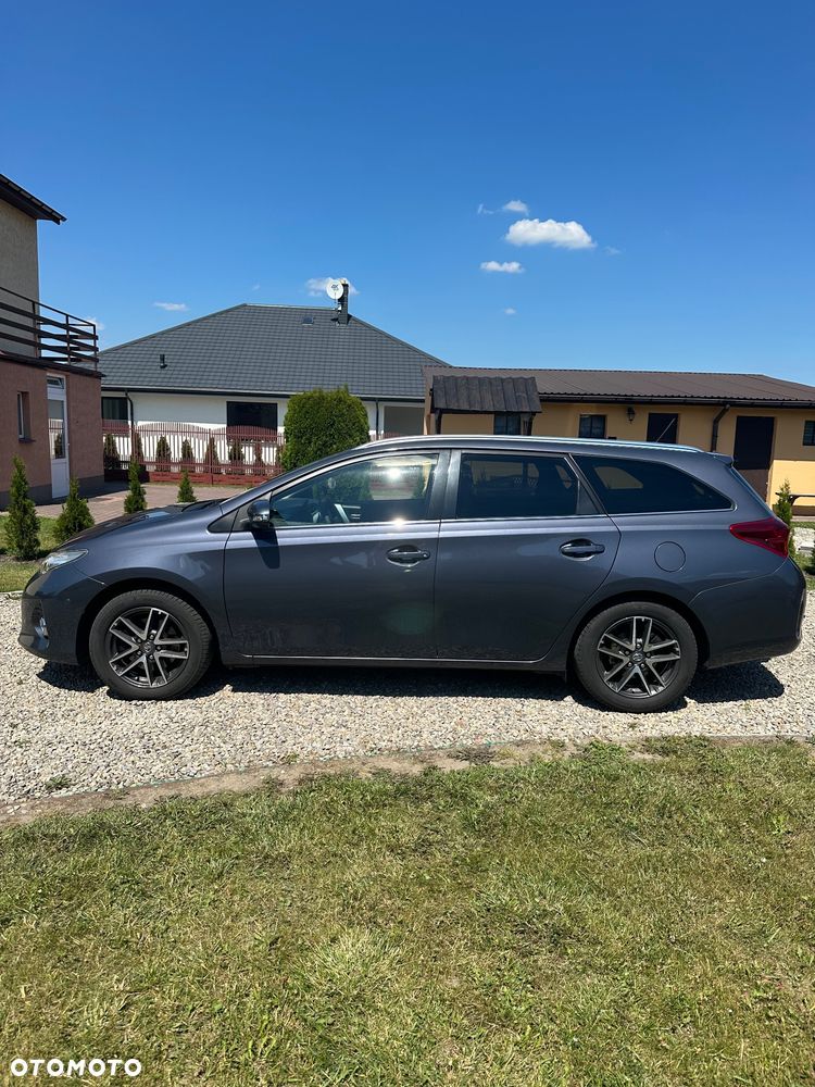 Toyota Auris 1.6 Premium Comfort - 3