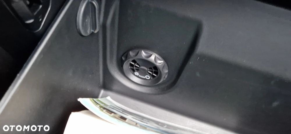 Kia Carens 1.6 GDI M - 21