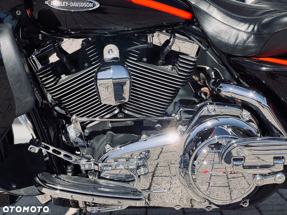 Harley-Davidson Touring Electra Glide - 10