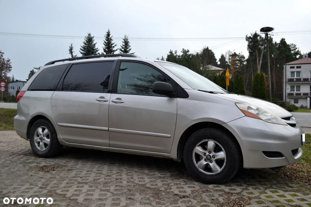 Toyota Sienna 3.3 LE AWD - 1