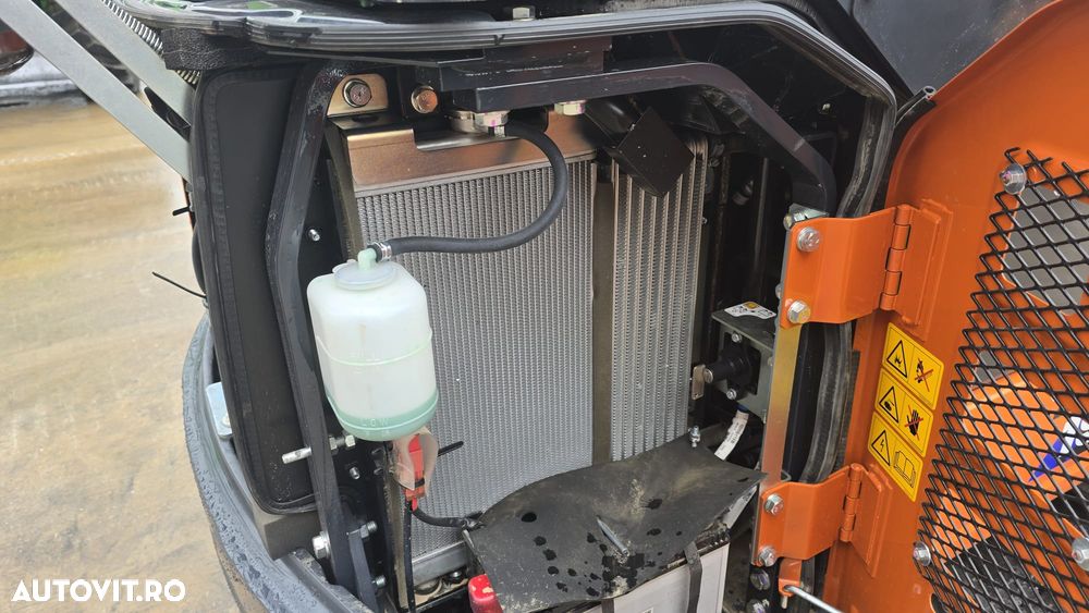 Hitachi ZX19-6, 2tone, 2026, EX DEMO 158h, LAMA, cupla rapida+cupa ingusta+cupa lata+cupa taluz, inst picon, latime 0,8m, latime cu senile extinse 1,2m, ad sapare 2,8m, ridica 1t, produs in JAPONIA, posibilitate leasing 4 ani-PROMOTIE 23900 EUR+Tva - 29