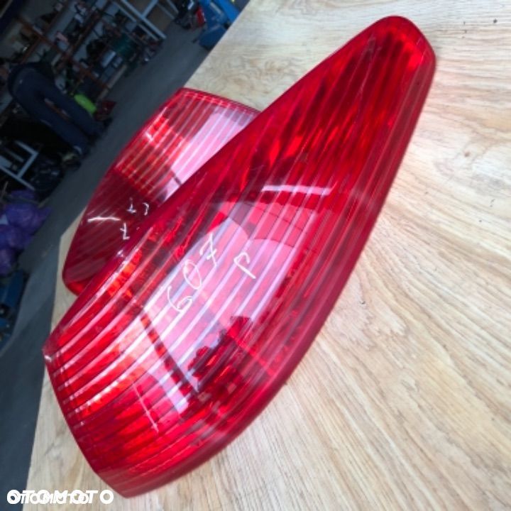PEUGEOT 607 lift lampa lewa prawa