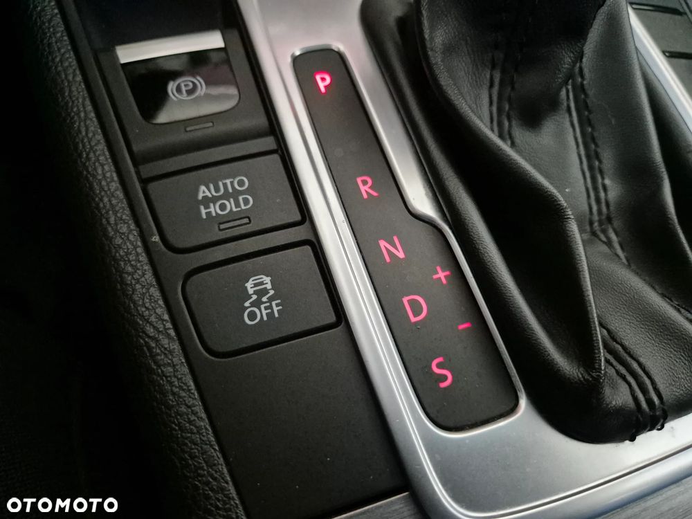Volkswagen Passat 2.0 TDI Comfortline DSG - 20