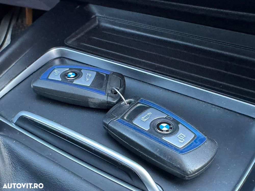BMW Seria 3 318d M Sport Shadow - 18