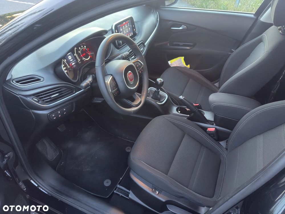 Fiat Tipo 1.4 T-Jet 16v Lounge EU6d - 25