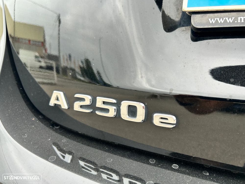 Mercedes-Benz A 250 e AMG Line - 18