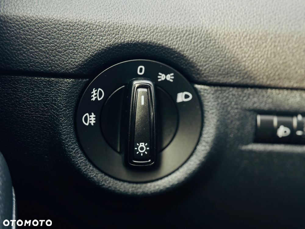 Skoda Octavia 1.6 TDI DPF Ambiente - 9