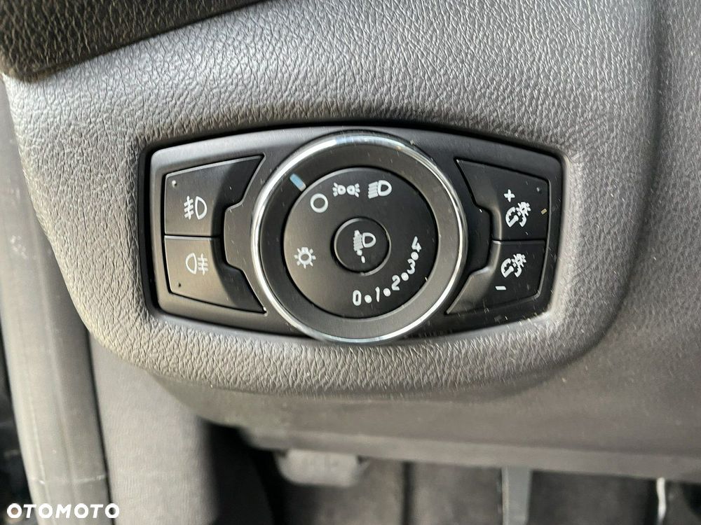 Ford Tourneo Connect 1.6 TDCi Titanium - 17