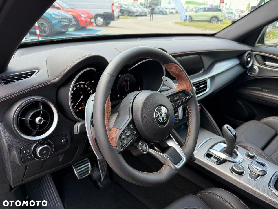 Alfa Romeo Stelvio - 10