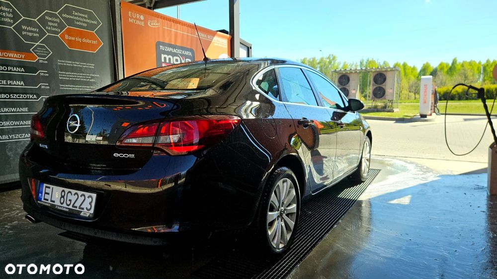 Opel Astra 1.4 T Essentia - 3